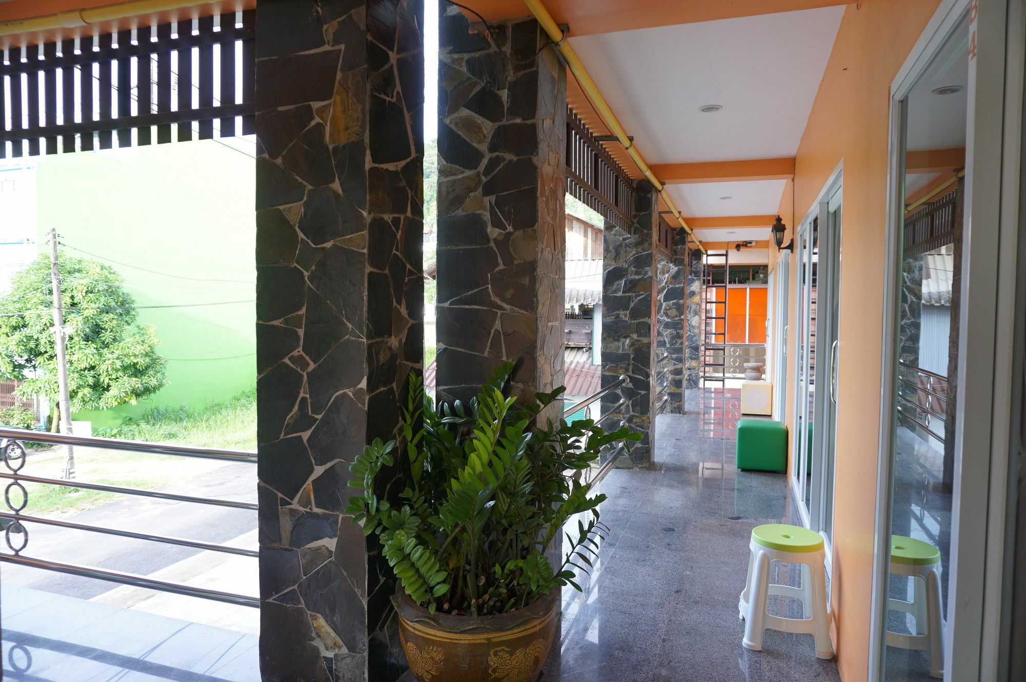 B And B Hotel Ranong Exterior foto